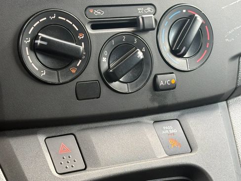 Used 2020 Nissan NV200 S image 21