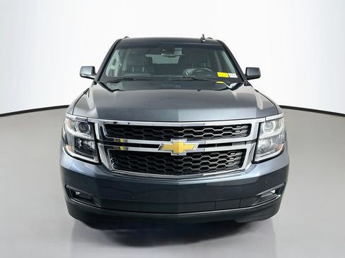 Used 2019 Chevrolet Suburban LT w/ Luxury Package AWD/4WD image 2