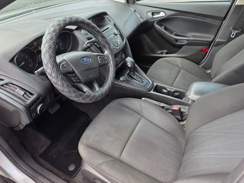Used 2015 Ford Focus SE FWD image 18