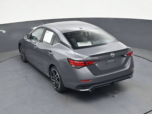 Used 2025 Nissan Sentra SR FWD image 37