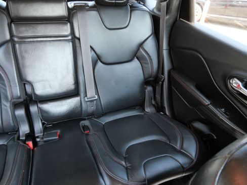 Used 2014 Jeep Cherokee Trailhawk w/ Leather Interior Group AWD/4WD image 14