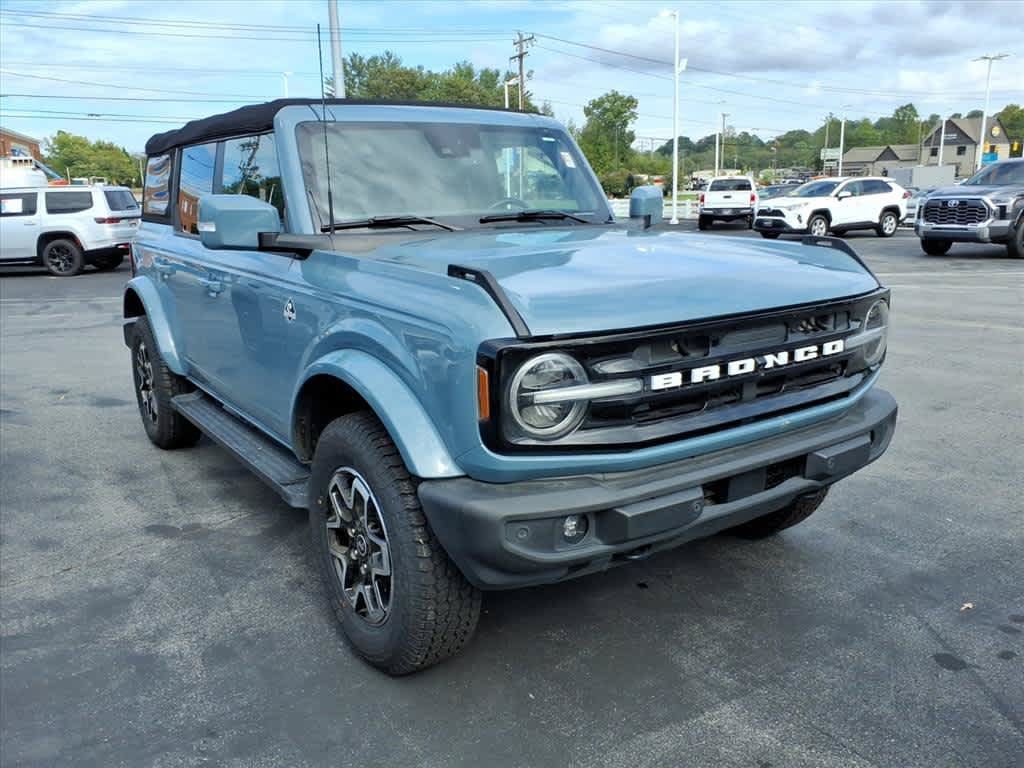 Used 2022 Ford Bronco Outer Banks AWD/4WD image 2