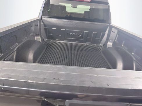 Used 2025 GMC Sierra 1500 SLT AWD/4WD image 28