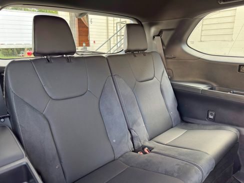 Used 2024 Lexus TX 500h AWD w/ Technology Package image 40