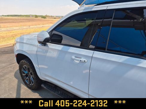 Used 2024 Chevrolet Suburban Z71 w/ Luxury Package AWD/4WD image 7