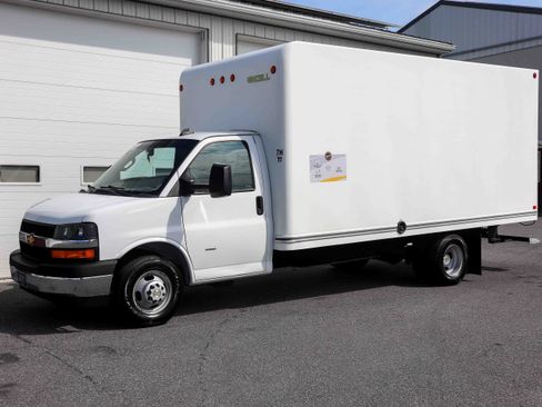 Used 2022 Chevrolet Express 3500 w/ Power Convenience Package RWD image 7