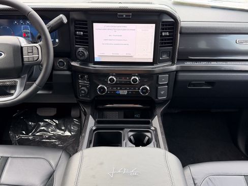 New 2026 Ford F250 Lariat w/ Black Appearance Package AWD/4WD image 15