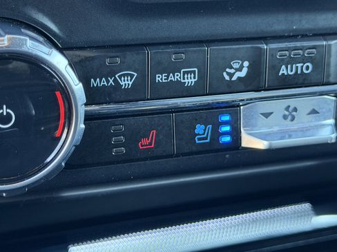 Used 2023 Ford F150 Lariat image 31