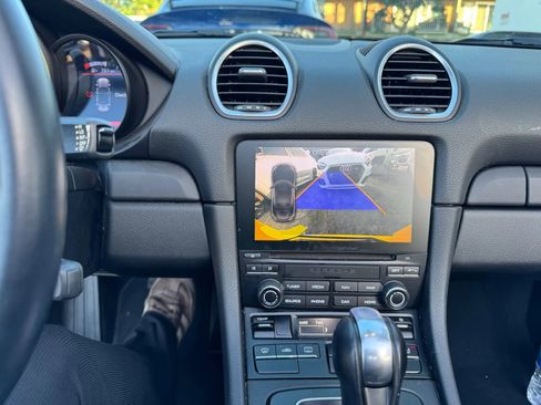 Used 2019 Porsche 718 Boxster Roadster 2D image 13