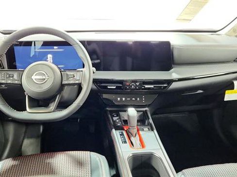 Certified 2026 Nissan Kicks SR FWD image 21