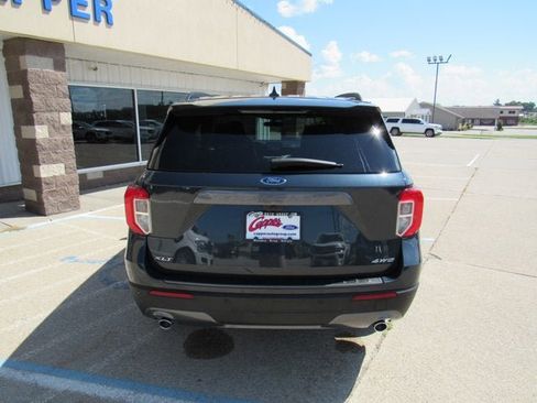 Used 2024 Ford Explorer XLT w/ Equipment Group 202A AWD/4WD image 6