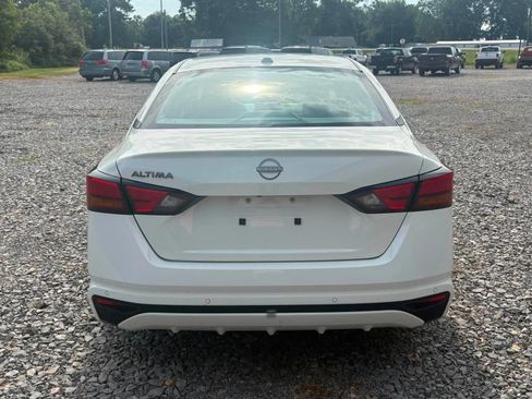 Used 2025 Nissan Altima 2.5 SV FWD image 6