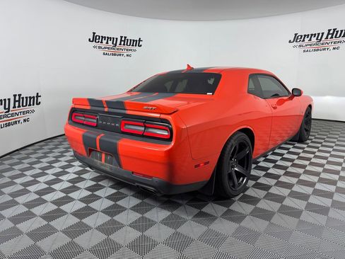 Used 2018 Dodge Challenger SRT w/ Technology Group image 9