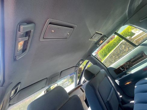 Used 1994 Cadillac Fleetwood Brougham RWD image 13