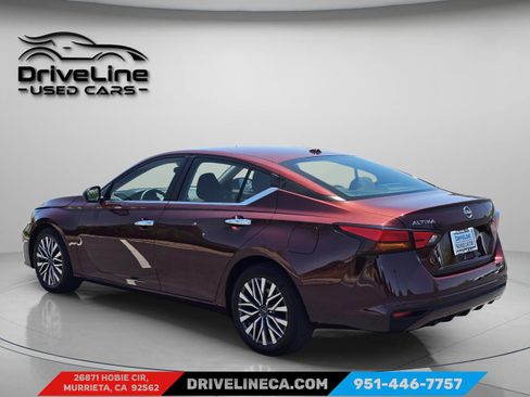 Used 2025 Nissan Altima 2.5 SV FWD image 6