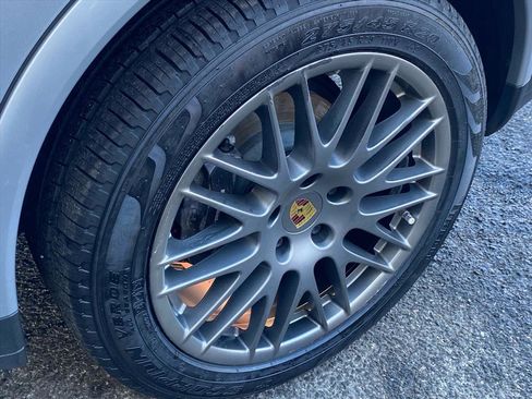 Used 2018 Porsche Cayenne Platinum Edition image 26