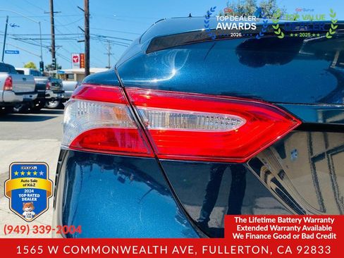 Used 2019 Toyota Camry SE w/ Carpet Mat Package FWD image 19