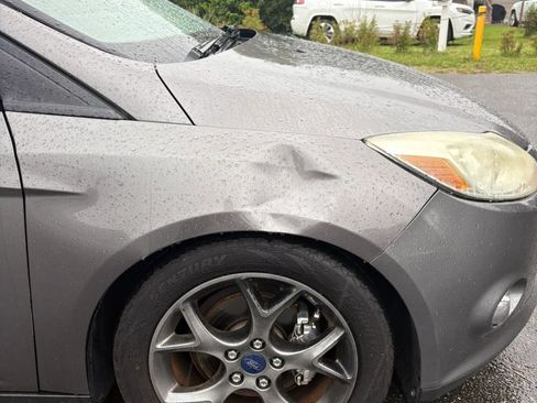 Used 2014 Ford Focus SE w/ Equipment Group 201A FWD image 9