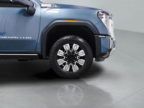 Used 2025 GMC Sierra 2500 Denali w/ Denali Reserve Package AWD/4WD image 7