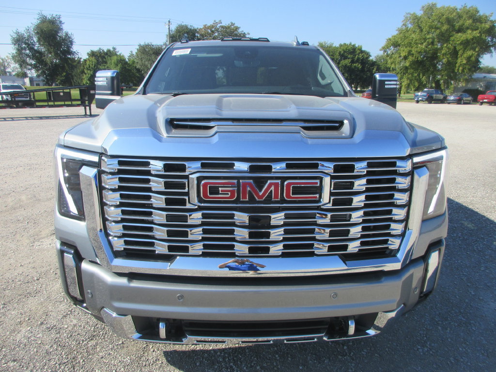 New 2026 GMC Sierra 3500 Denali w/ Denali Reserve Package AWD/4WD image 11