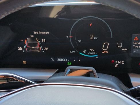 Certified 2024 Cadillac Lyriq Luxury RWD image 10