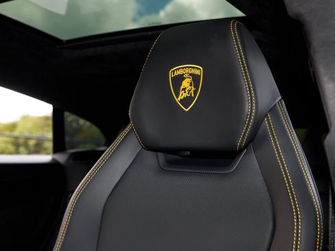 Used 2022 Lamborghini Urus image 27