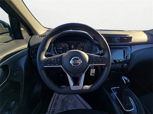 Used 2021 Nissan Rogue Sport S image 12