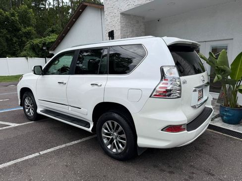 Used 2017 Lexus GX 460 Luxury w/ Preferred Accessory Package AWD/4WD image 12
