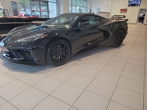 Certified 2025 Chevrolet Corvette Stingray Preferred Cpe w/ Z51 Performance Package image 1