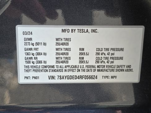 Used 2024 Tesla Model Y 2WD image 35