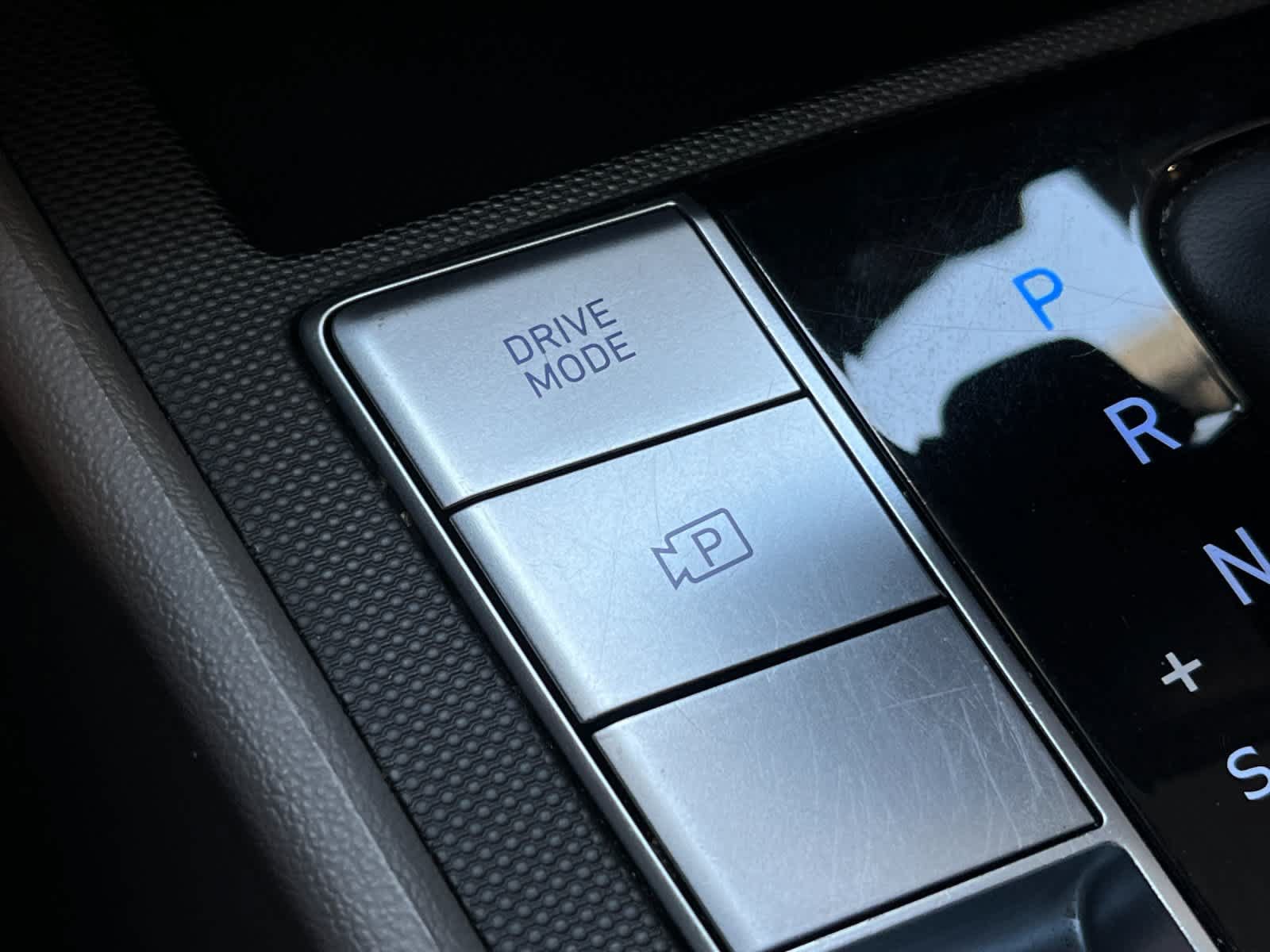 Certified 2025 Hyundai Elantra SEL FWD image 21