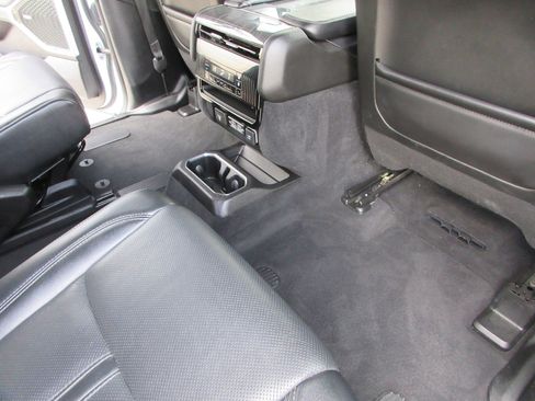 Used 2022 Jeep Wagoneer Series III w/ Premium Group I AWD/4WD image 24