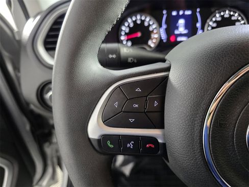 Certified 2019 Jeep Renegade Latitude image 20