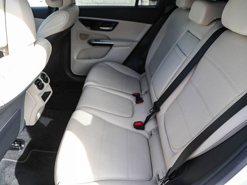 Used 2023 Mercedes-Benz GLC 300 image 18