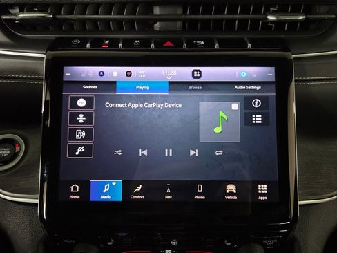 Used 2023 Jeep Grand Cherokee L Limited w/ Black Appearance Package AWD/4WD image 24