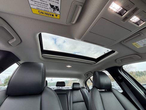 Used 2025 MAZDA MAZDA3 s image 28