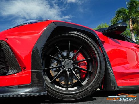 Used 2020 Chevrolet Corvette Stingray Premium Cpe w/ 3LT Preferred Equipment Group RWD image 10