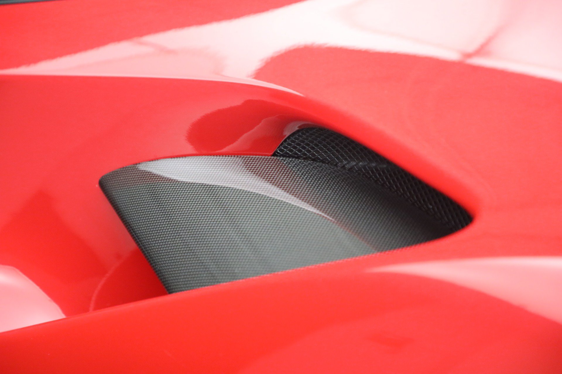 Certified 2018 Ferrari 488 GTB RWD image 24