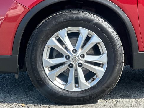 Used 2016 Nissan Rogue SV FWD image 25