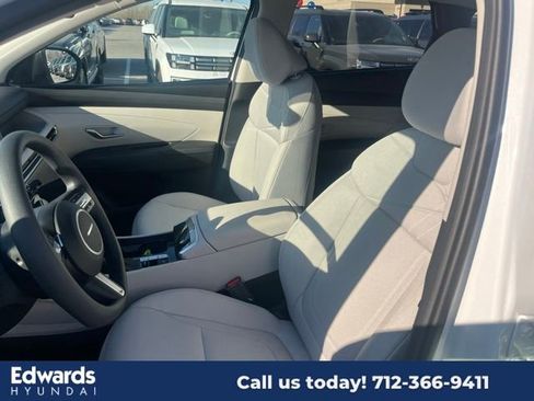 New 2025 Hyundai Tucson SEL image 18