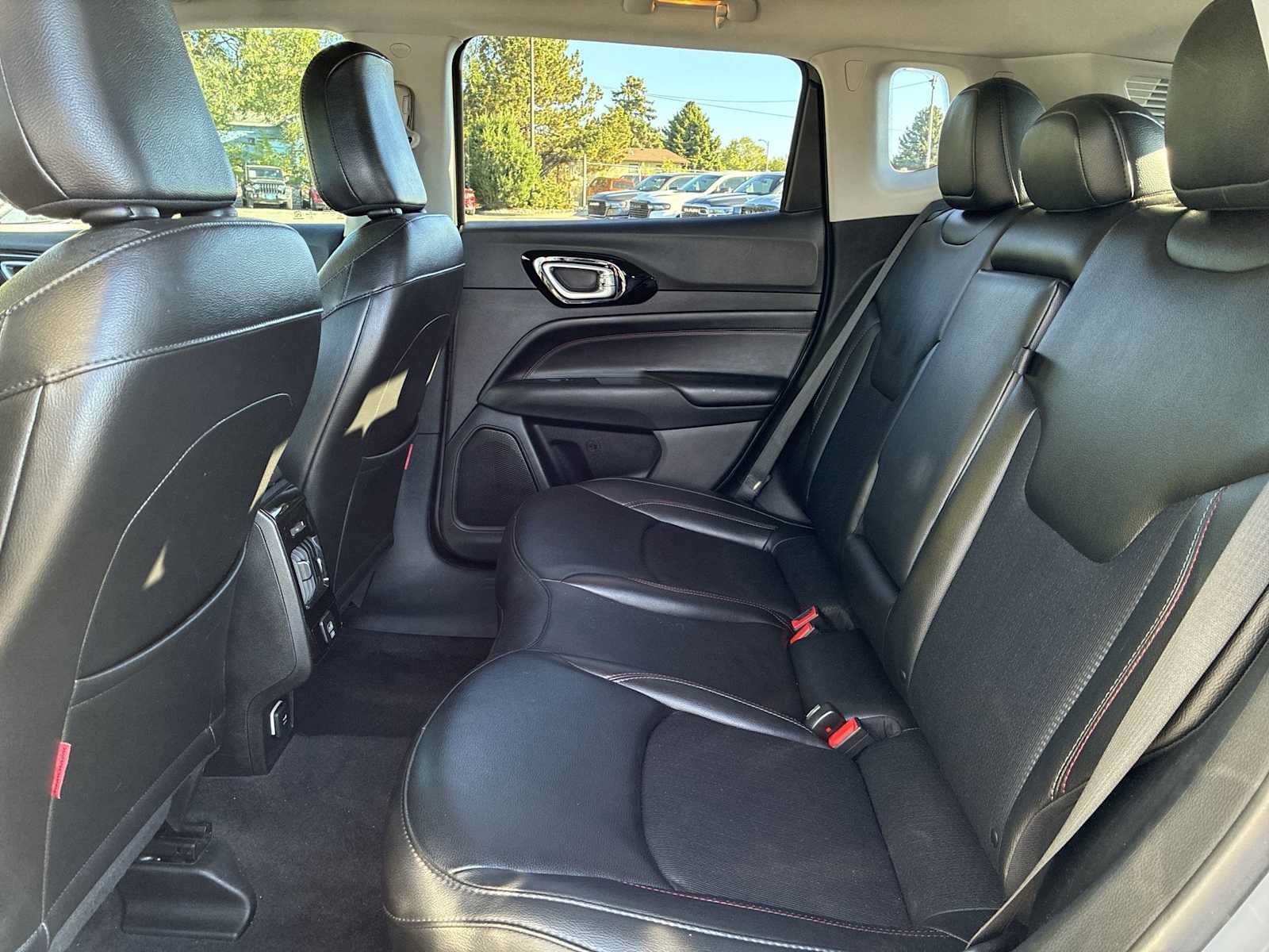 Used 2022 Jeep Compass Trailhawk AWD/4WD image 22