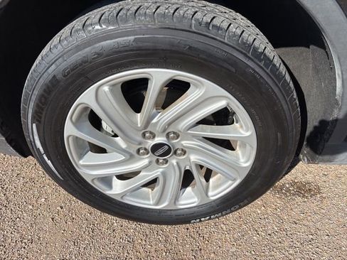 Used 2023 Lincoln Corsair AWD image 21