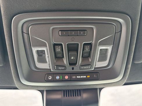 Certified 2024 GMC Sierra 2500 Denali Ultimate image 32