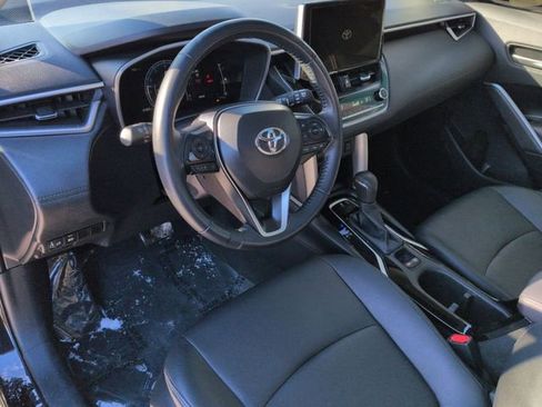 Used 2024 Toyota Corolla Cross XLE w/ Convenience Package image 13