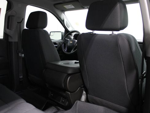 Used 2019 Chevrolet Silverado 1500 Custom w/ Custom Convenience Package AWD/4WD image 21