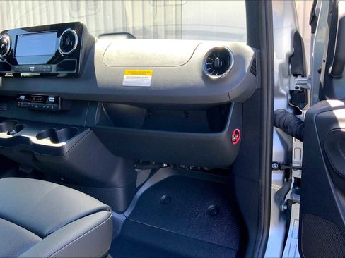 New 2025 Mercedes-Benz Sprinter 2500 image 25