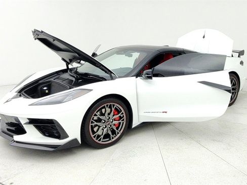 Certified 2024 Chevrolet Corvette Stingray Preferred Conv w/ Z51 Performance Package image 11
