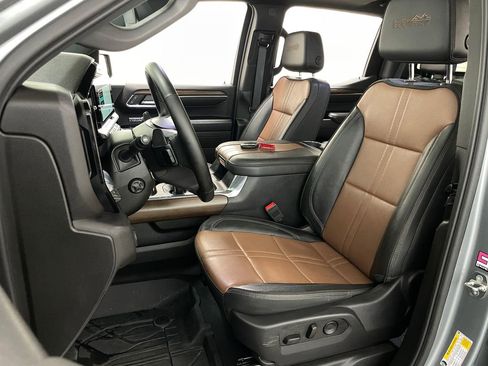 Used 2024 Chevrolet Silverado 1500 High Country w/ High Country Premium Package image 30