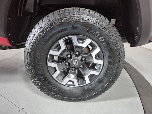 Certified 2023 Toyota Tacoma TRD Off-Road w/ Advanced Technology Package AWD/4WD image 11
