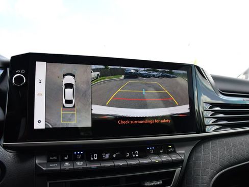 Used 2025 Toyota Camry XLE w/ Premium Plus Package FWD image 20